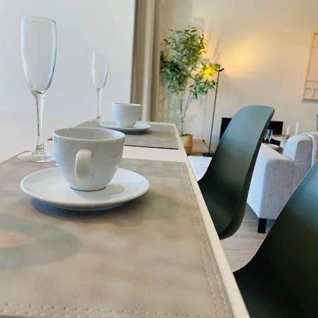 Bubbles By Bloss, Familieappartement Met Terras أوستيند
